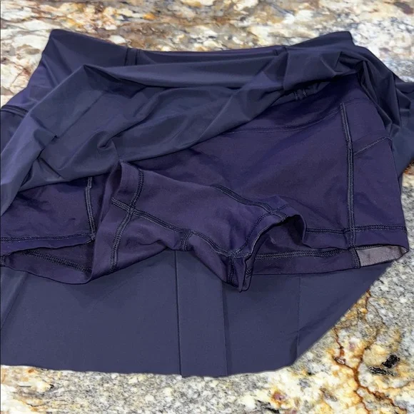 Lululemon lost in pace skirt size 4 - Picture 5 of 10